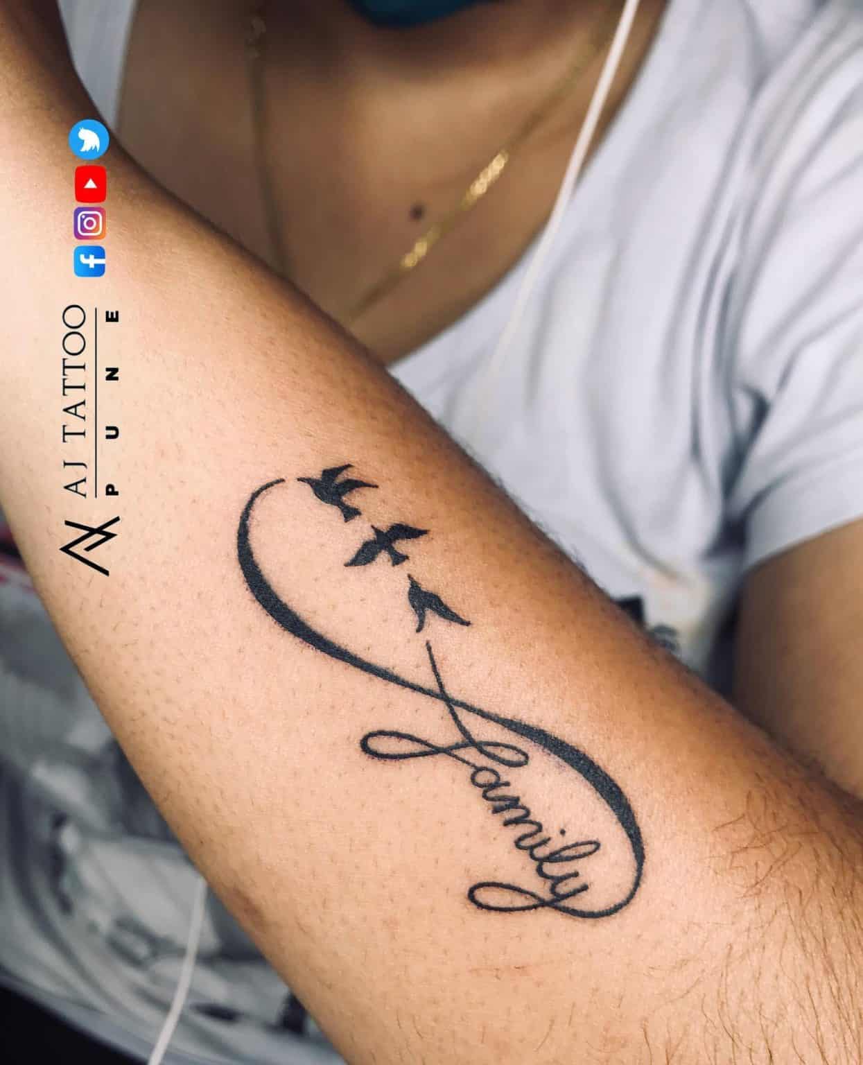 18 Stunning Family Tattoo Ideas That Symbolize Love & Strength - Beardlong
